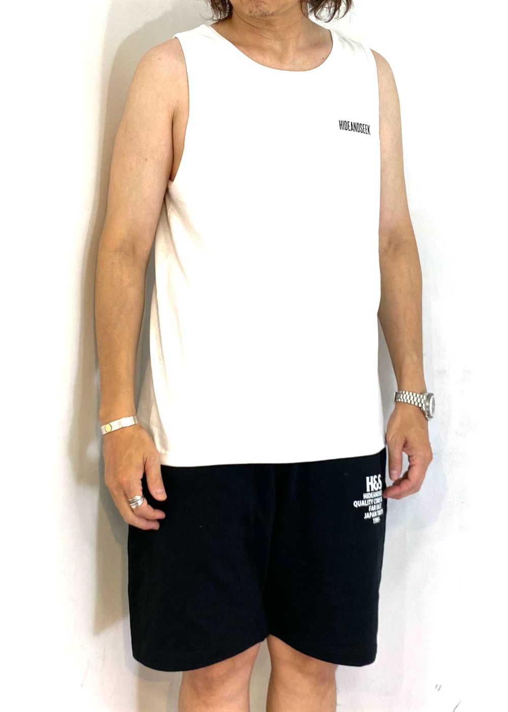 HIDE AND SEEK - HAS Logo Tank Top (WHITE) / ロゴプリント