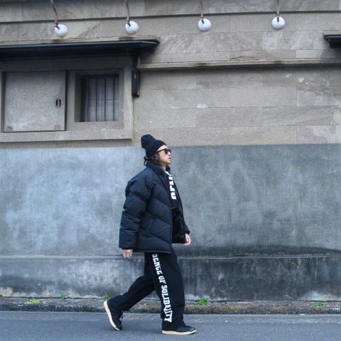 +αで差をつける定番ストリートモノトーンコーデ