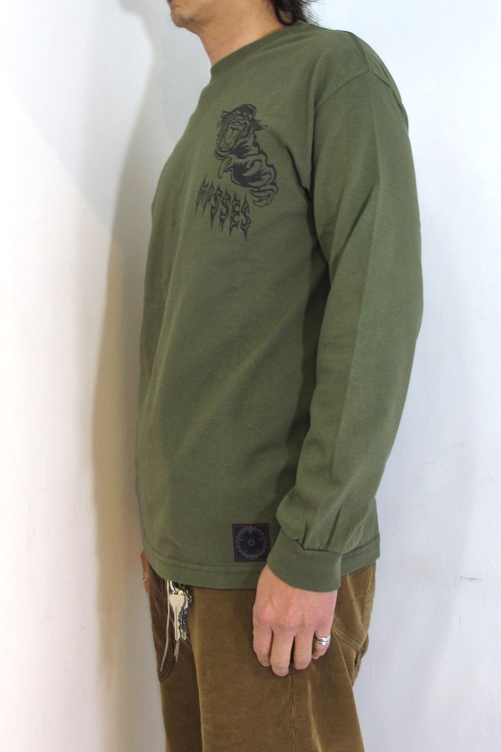 M&M CUSTOM PERFORMANCE - PRINT L/S TEE (×MASSES) (OLIVE) / マシス