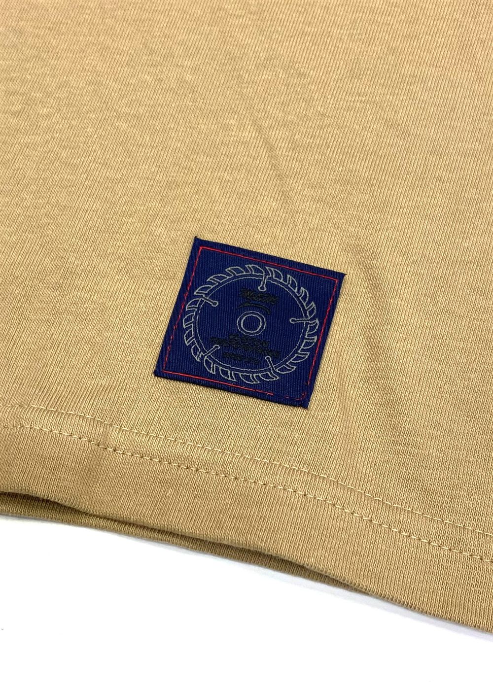 PRINT TEE (SAFARI) / ロゴ プリント Tシャツ