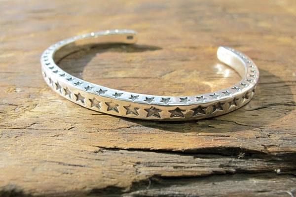 TMT / SQUARE WIRE BRACELET (STAR)☆今期のアクセはこれで決まりです 