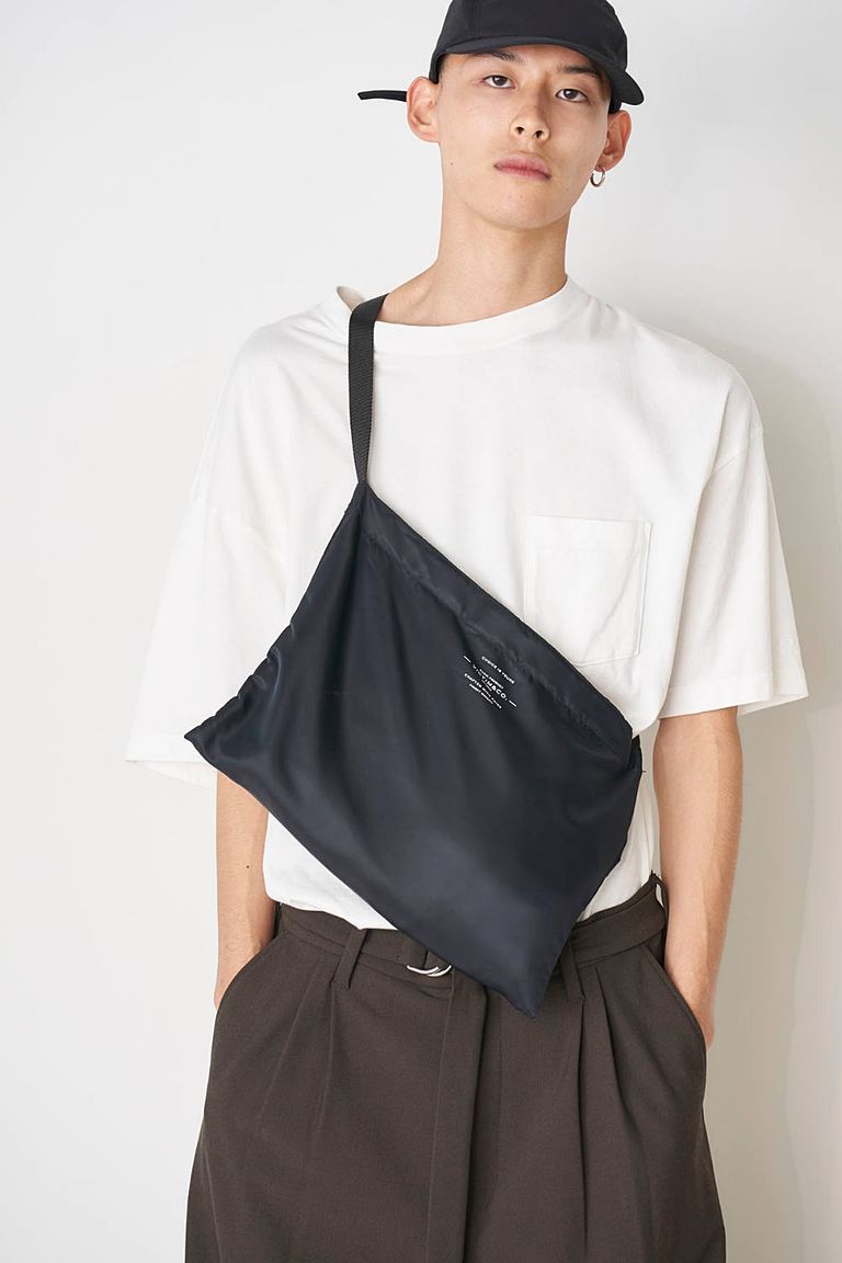 この春は軽量且つ実用性のあるサコッシュ持って出掛けましょう！