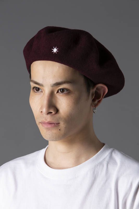 コーディネートのアクセントに最適☆GDC / WOOL BIG BERET (WINE) 再入荷致しました。