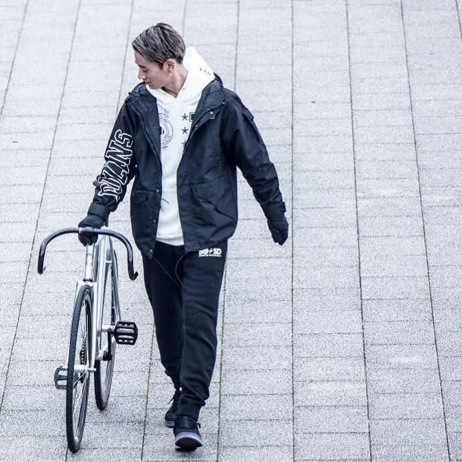 デザイン面だけでなく、実用性をお求めの方にお薦めしたい RATS / WIND STOPPER JKT。