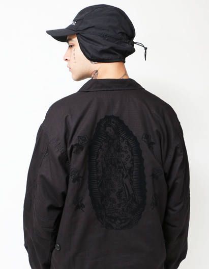 ミリタリーアイテムながら気軽に羽織れるHIDEANDSEEK / BDU L/S SHIRT。