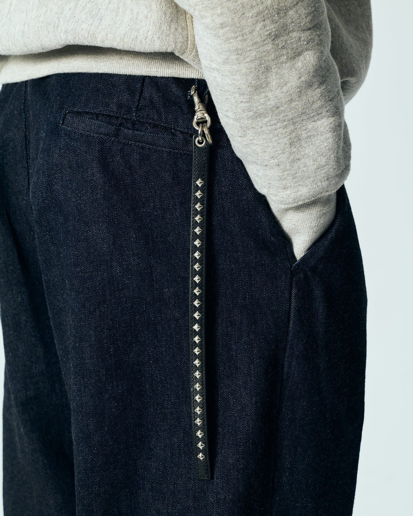 STUDS LEATHER LONG KEY RING (BLACK) / スタッズ レザー キーリング ロング バージョン