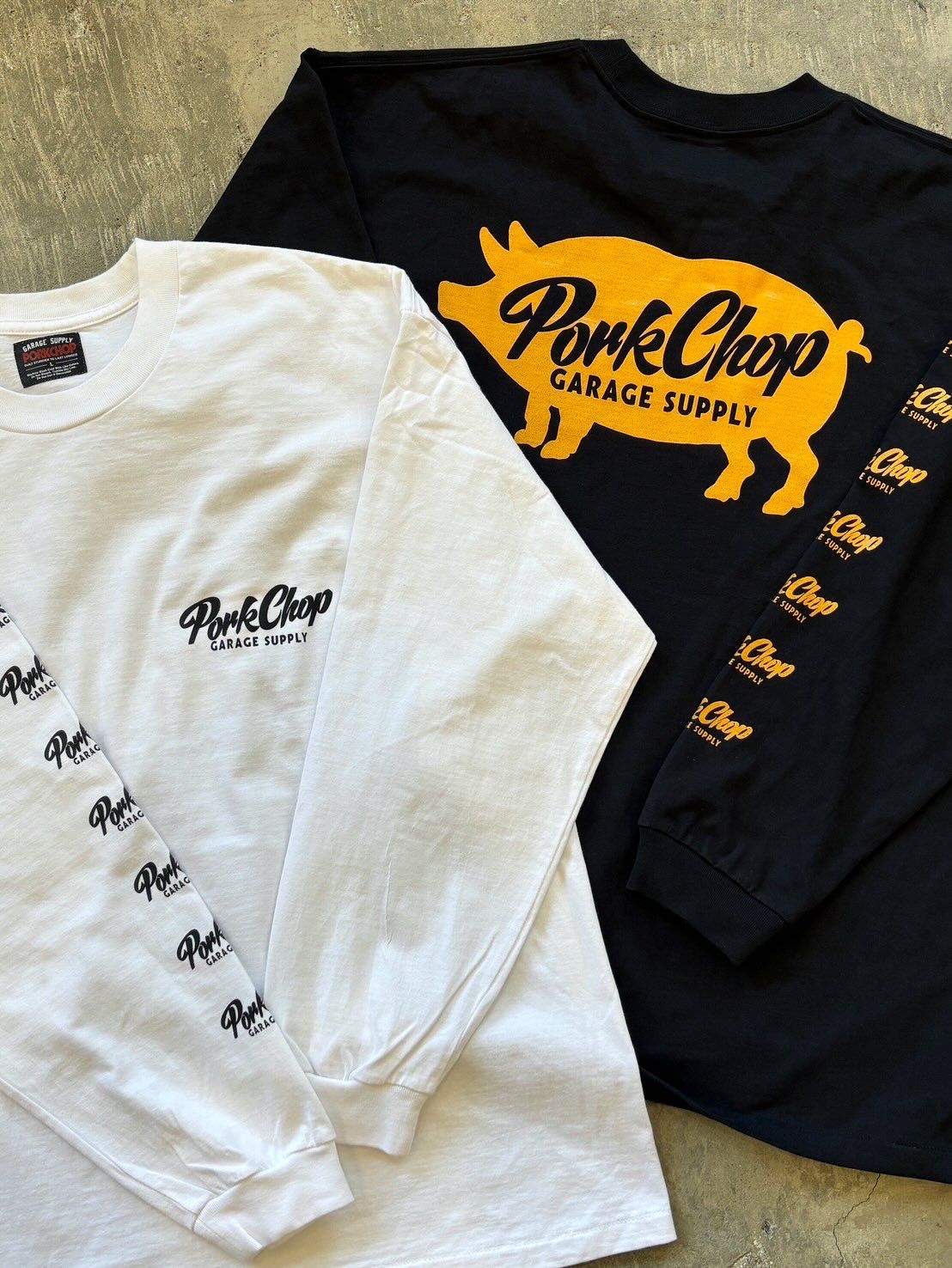 SCRIPT PORK L/S TEE (WHITE) / スクリプト ロゴ L/S Tシャツ