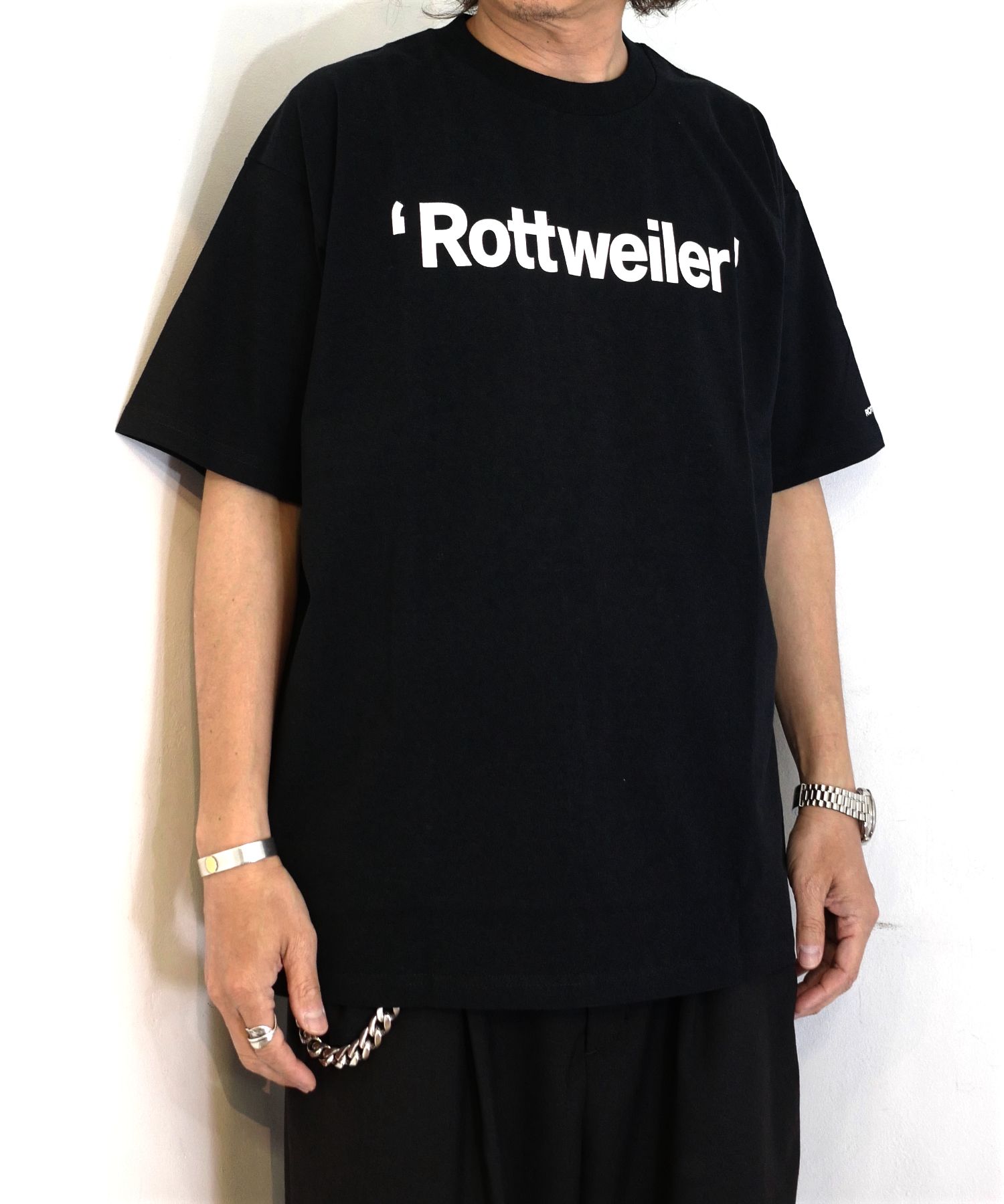 RW TEE (BLACK) / ロゴ プリント Tシャツ
