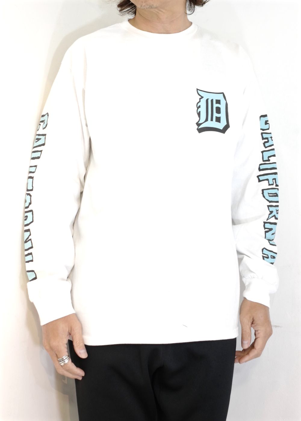 【ラスト1点】DUSTYCHAMP × DamianFulton L/S TEE (WHITE) / ダスティーチャンプ × ダミアンフルトン コラボ ロングスリーブ Tシャツ