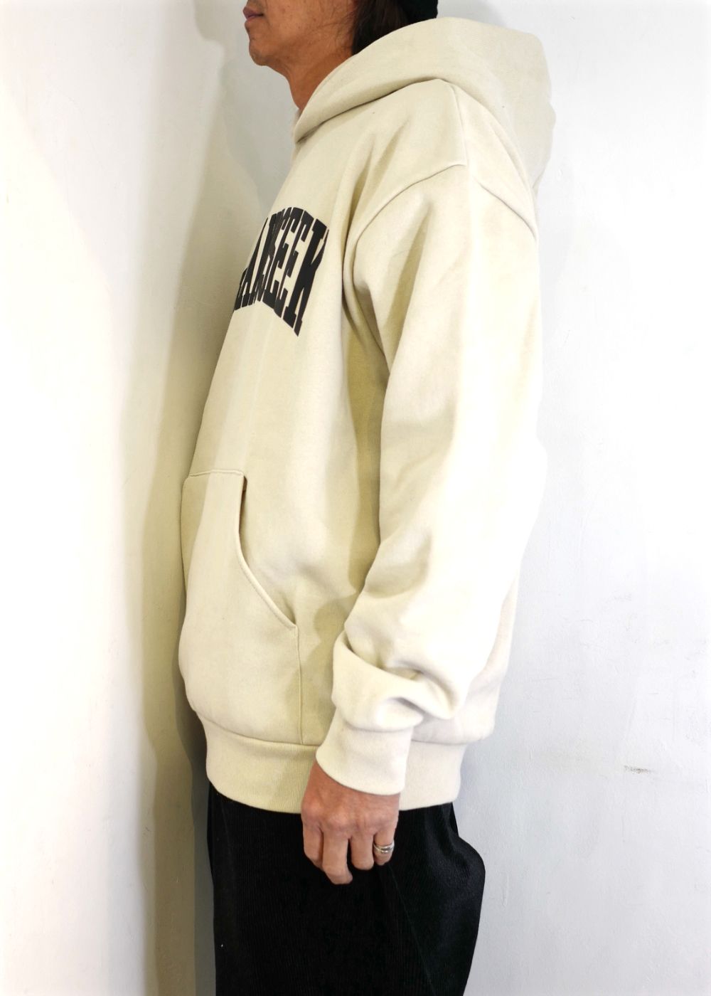College Hooded Sweat Shirt (IVORY) / カレッジ ロゴ スウェット パーカー