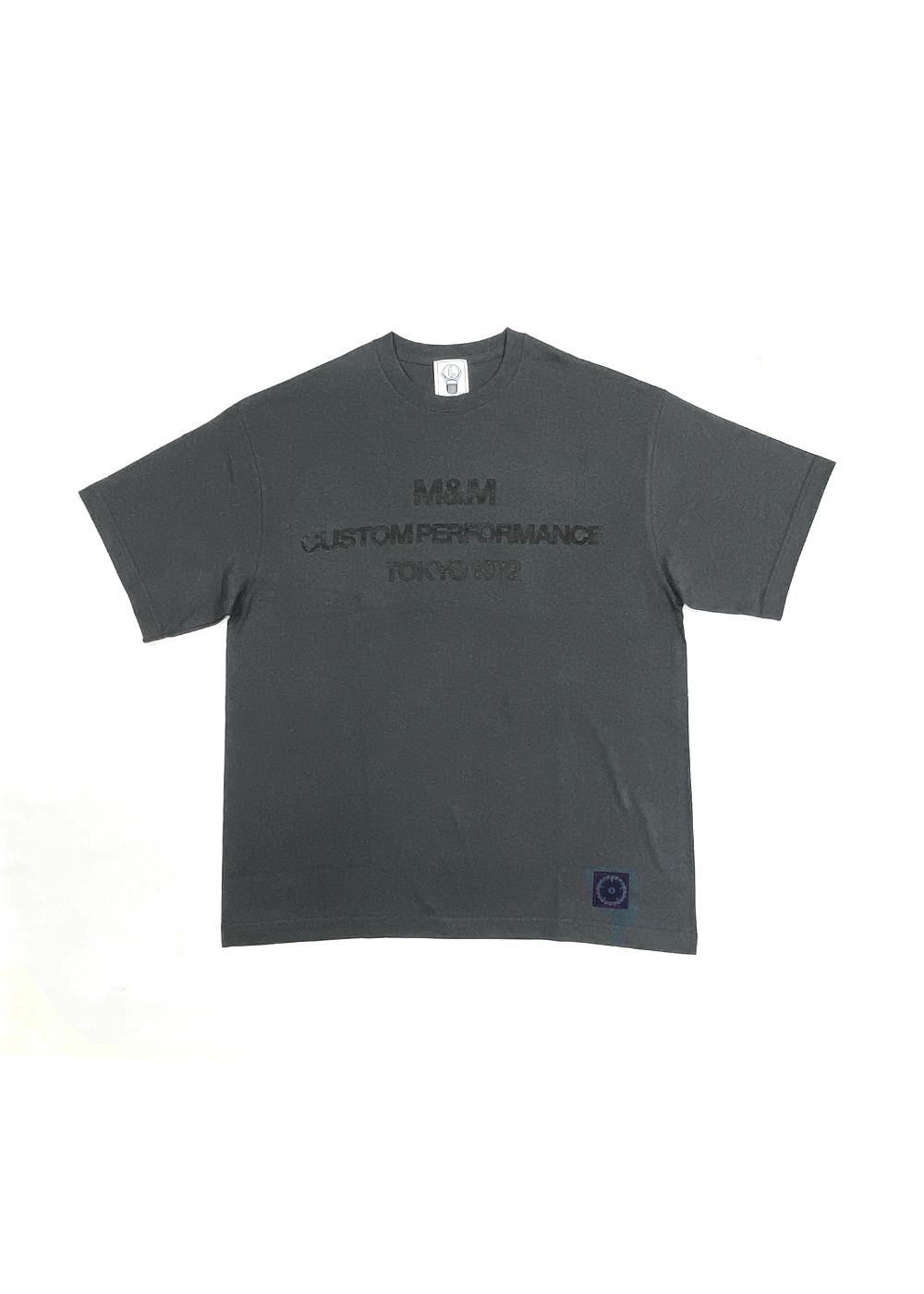 PRINT TEE (SLATE GRAY) / ステンシル ロゴ プリント Tシャツ