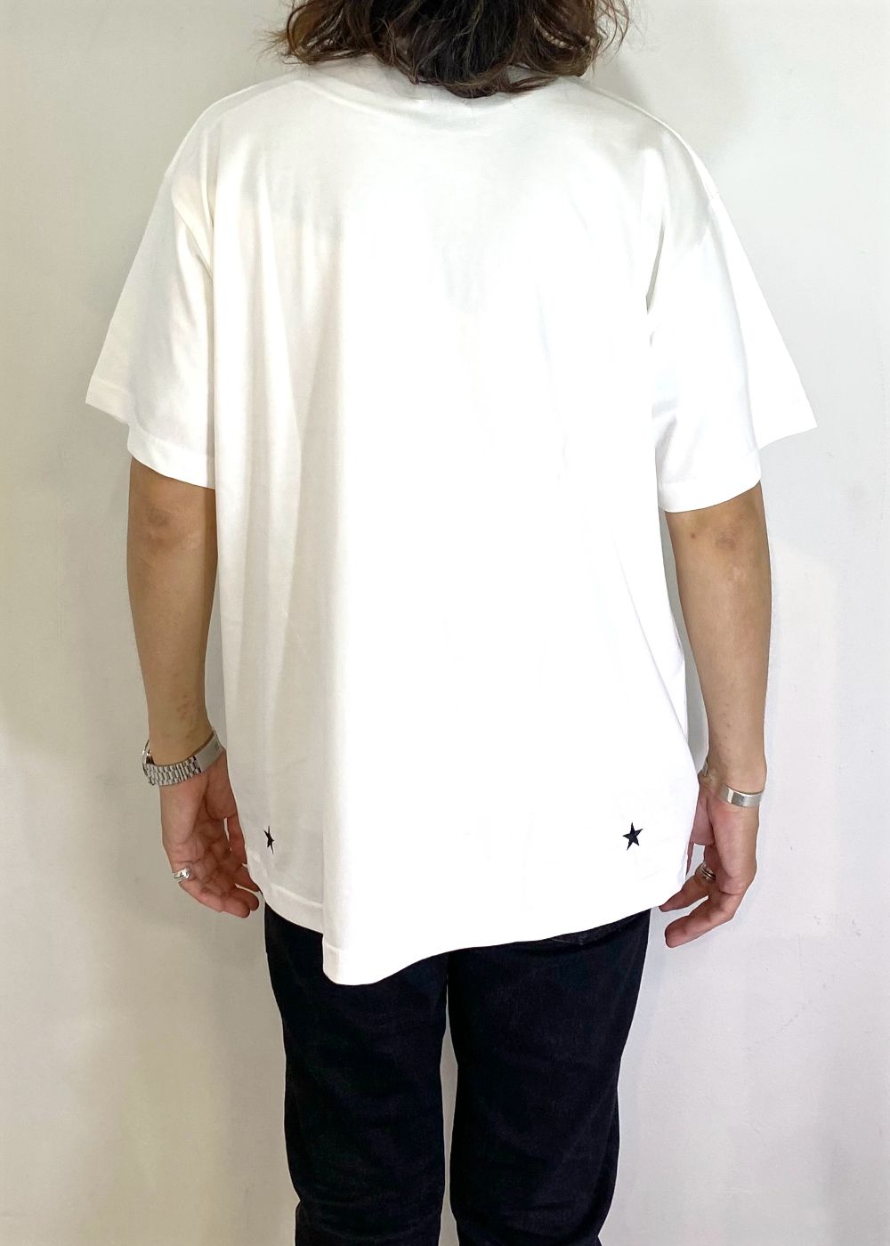 PRINT TEE (WHITE) / ステンシル ロゴ プリント Tシャツ