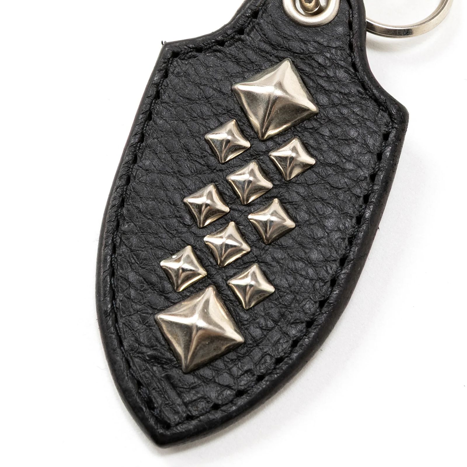 STUDS LEATHER KEY RING ＜TYPE A＞ (BLACK) / スタッズ レザー キーリング