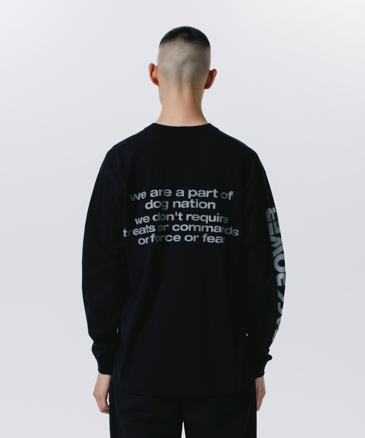DOG LOGO LS TEE (BLACK) / ドッグ ロゴ プリント Tシャツ