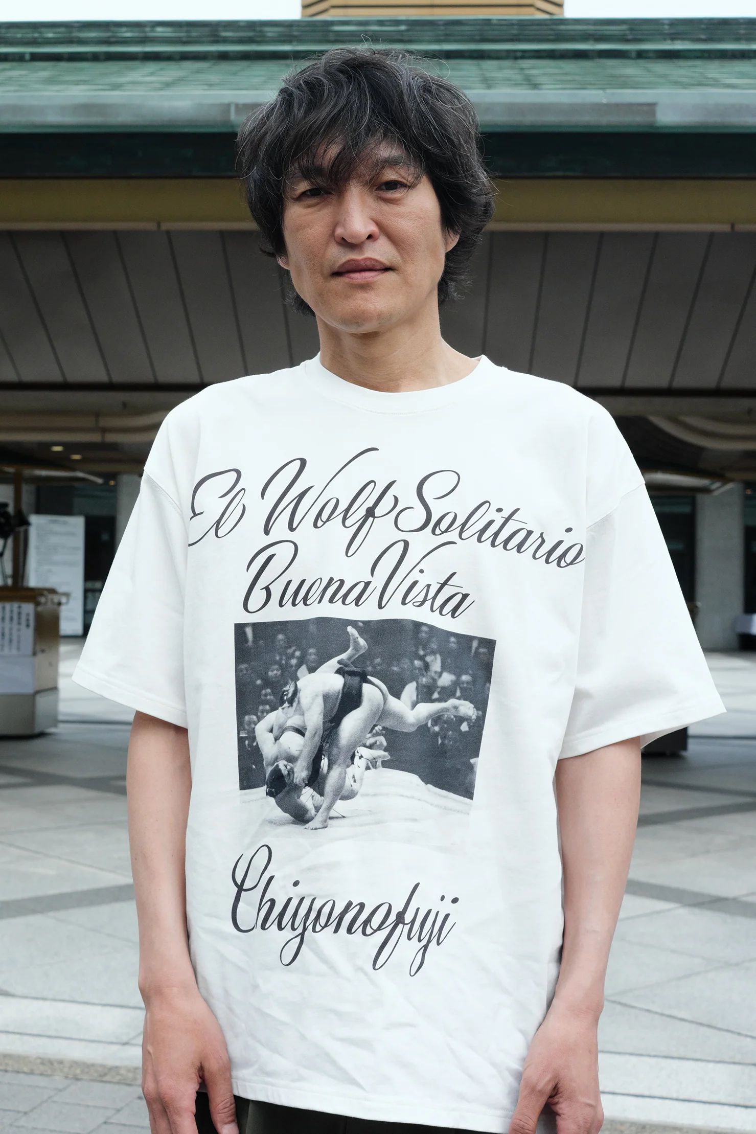 【千代の富士×BUENA VISTA】El wolf solitario tee tres (WHITE) / ×千代の富士 コラボ Tシャツ