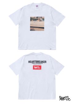 S/S LOVE ME LOGO TEE "BYERS" (WHITE) / カーティス・クリグ コラボ フォトTee