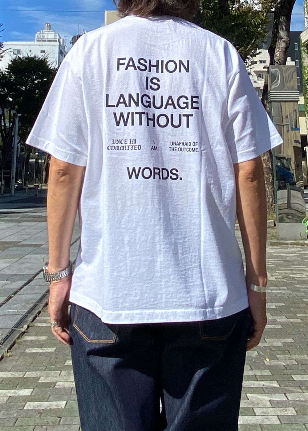 FASHION IS LANGUAGE Crewneck Pocket Tee (WHT) / オリジナル プリント ポケット Tシャツ