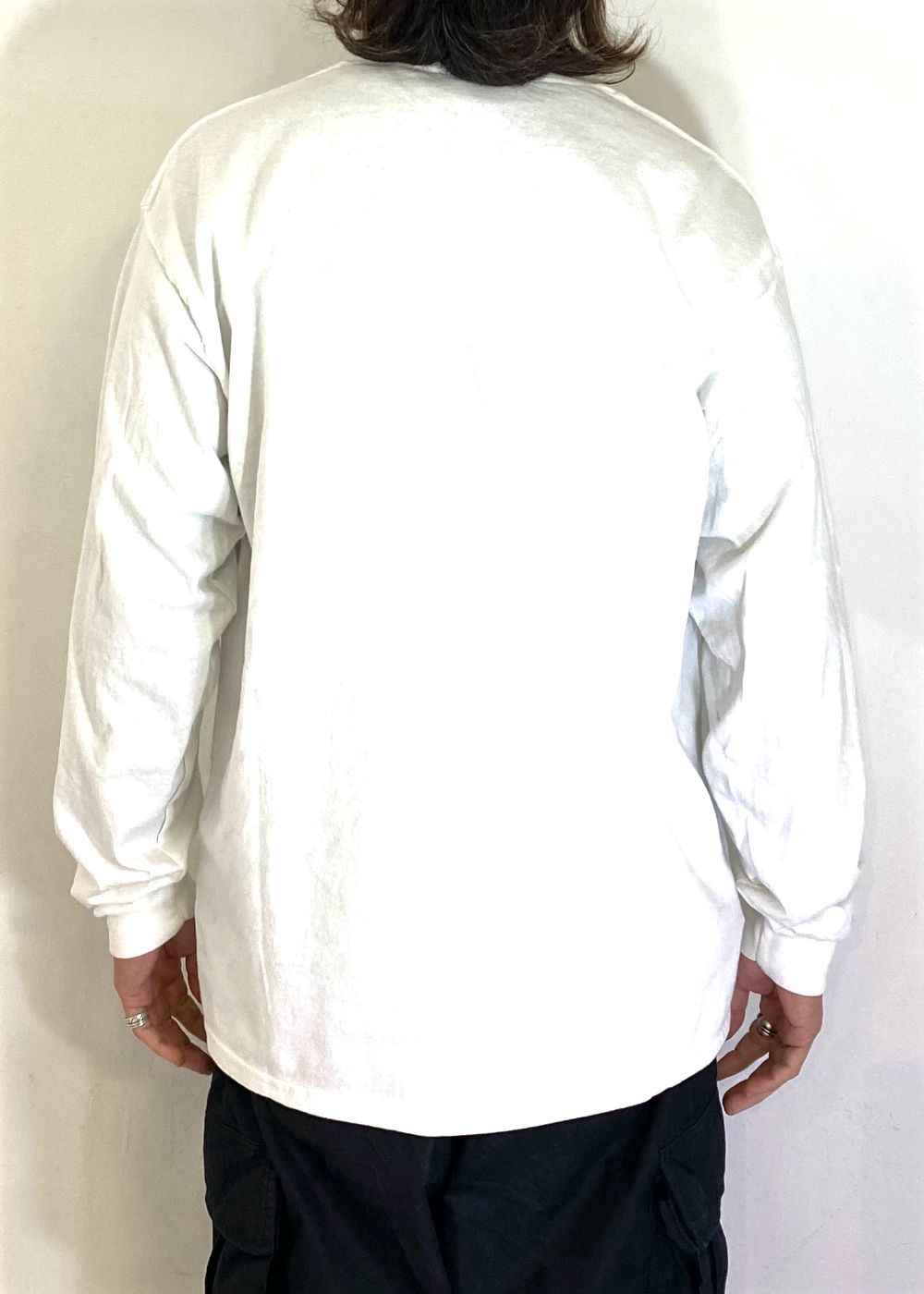 Cursive Logo L/S Tee (WHITE) / ロゴプリント ロングスリーブ Tシャツ