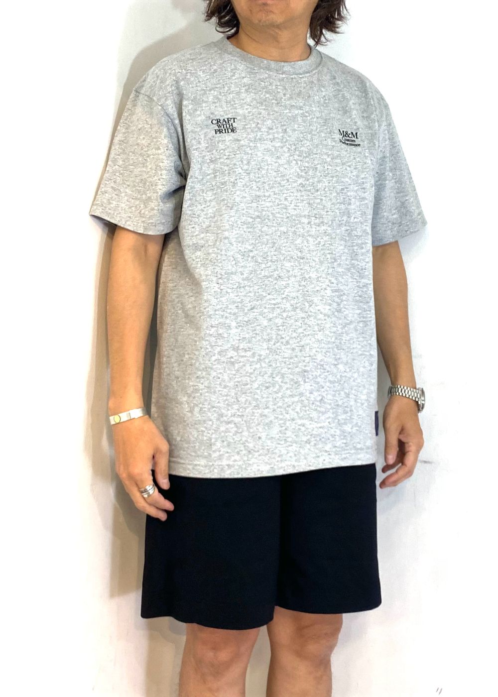 新品✨On Performance Tee M グレー M&M CUSTOM PERFORMANCE - 【ラスト1点】Logo EMB. Tee (M.GRAY
