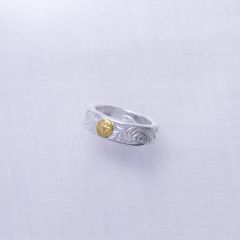 KARAKUSA Ring Thick with Gold Point M (SILVER) / 24金Mポイント肉厚唐草リング(中)