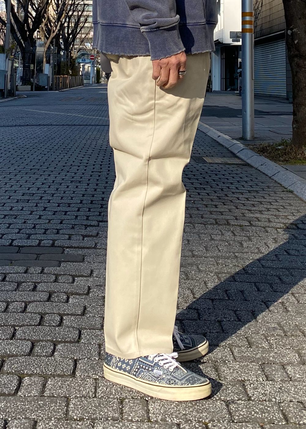 DICKIES 10L TC PANTS "THUNDERS" (IVORY) / ディッキーズ コラボ チノパンツ