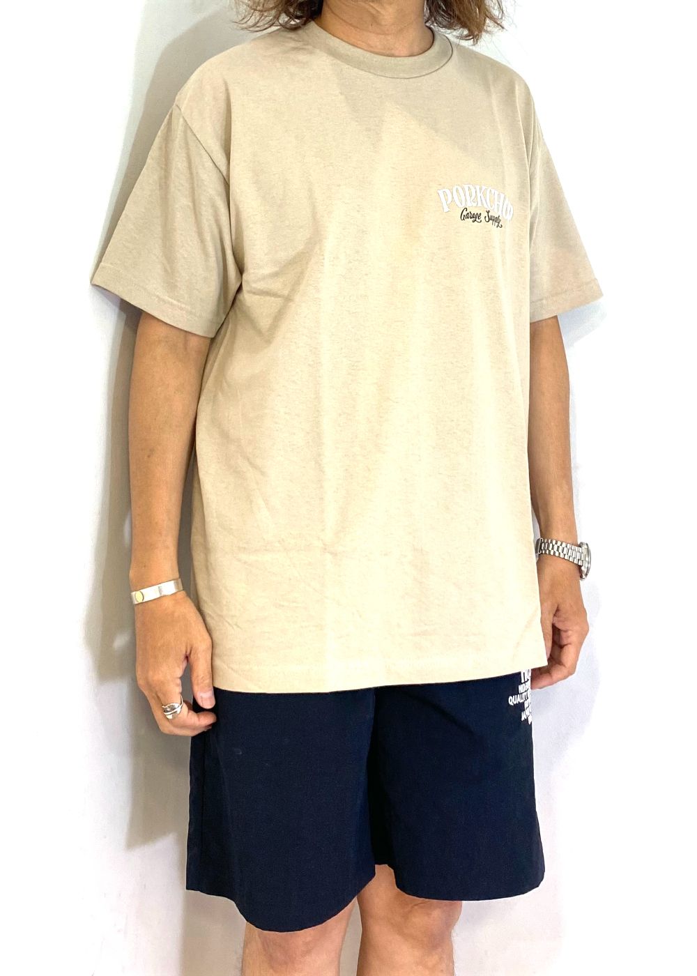 PORK BACK TEE (SAND) / ポークバック ロゴ Tシャツ