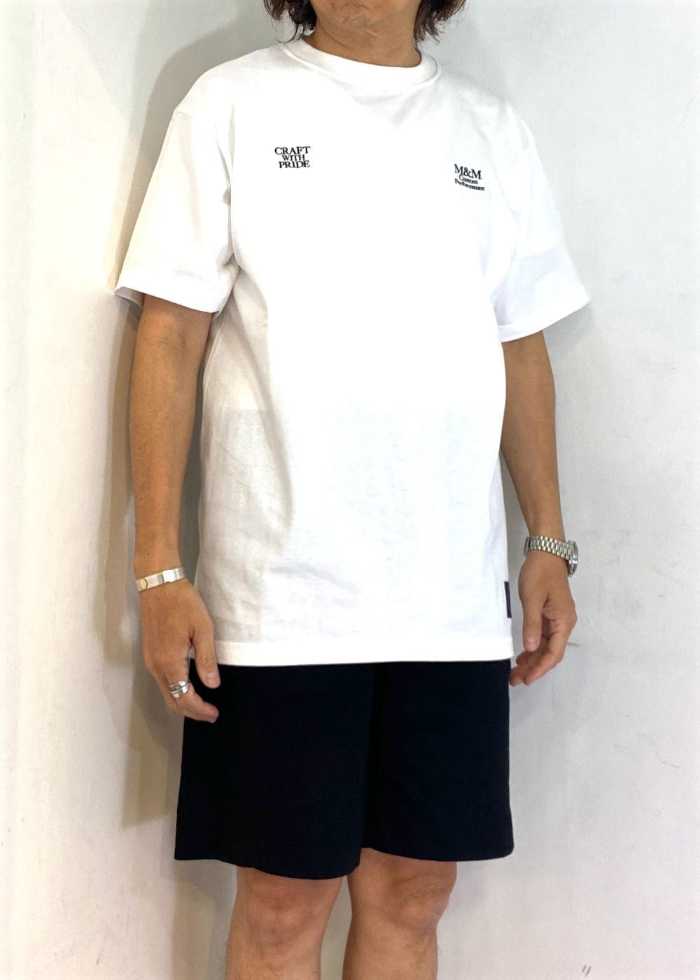 Logo EMB. Tee (WHITE) / ロゴ プリント Tシャツ