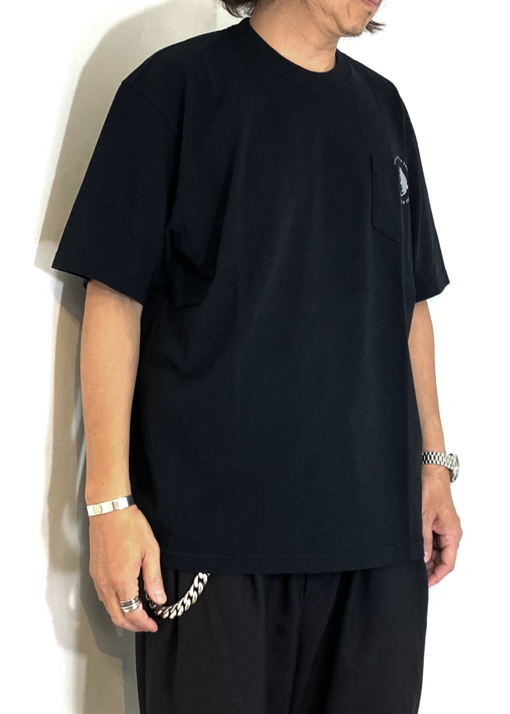 RATS - CIRCLE POCKET TEE BACK PRINT (BLACK) / サークルロゴ