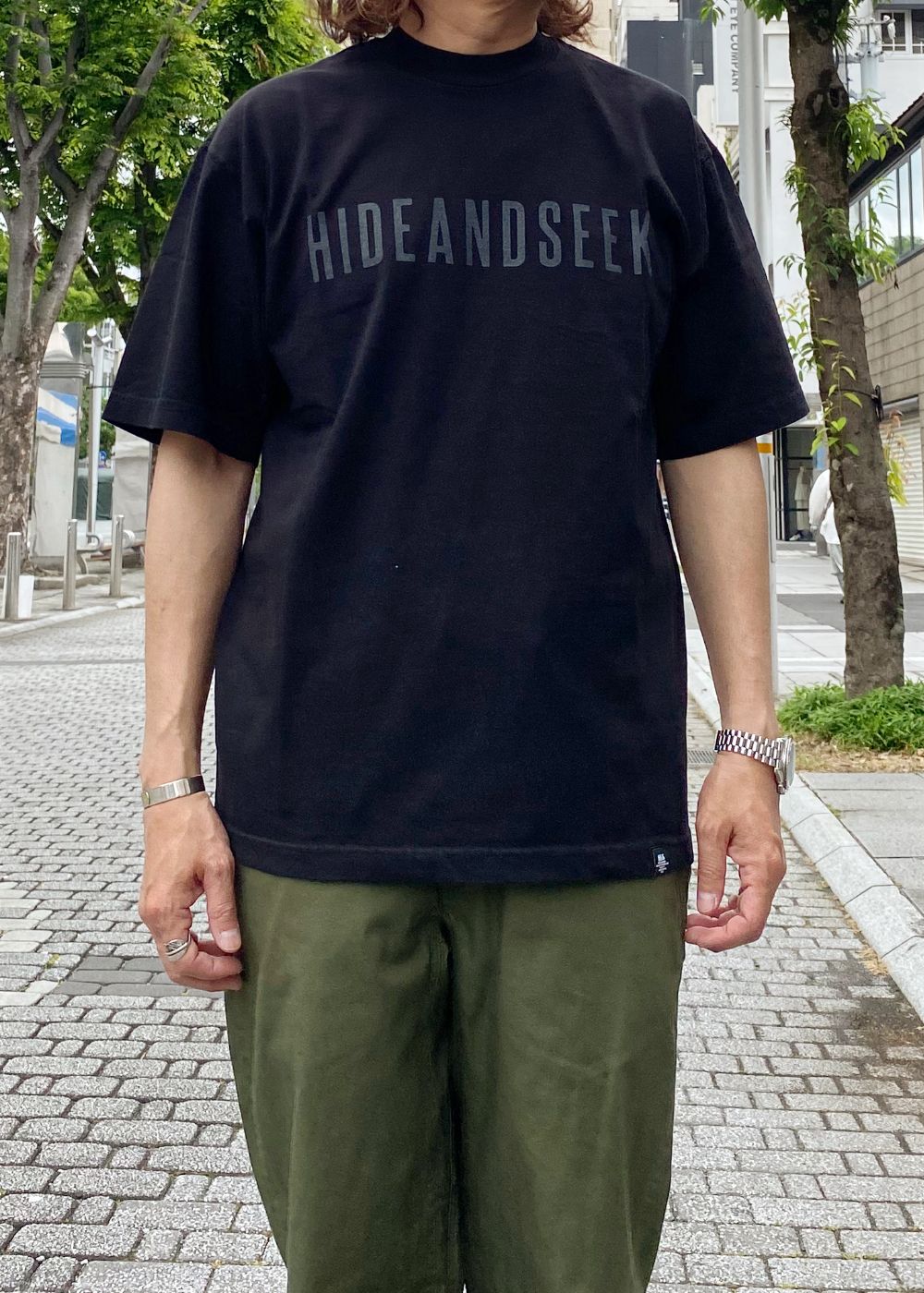 Logo S/S Tee (BLACK) / ロゴ プリント ルーズフィット Tシャツ