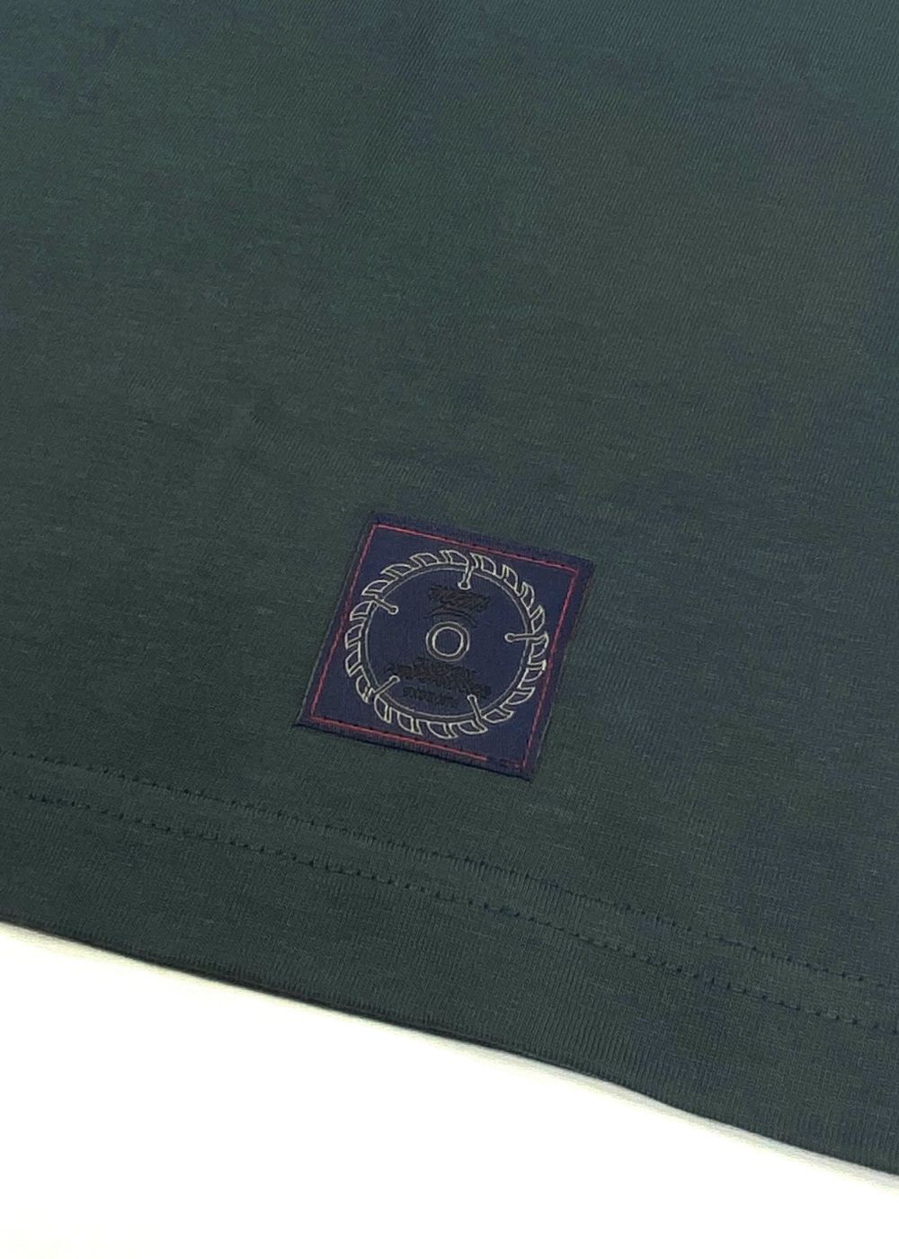 PRINT TEE (GRAYISH GREEN) / ステンシル ロゴ プリント Tシャツ