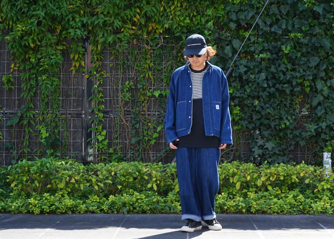 ワークテイスト溢れるデニムセットアップスタイル