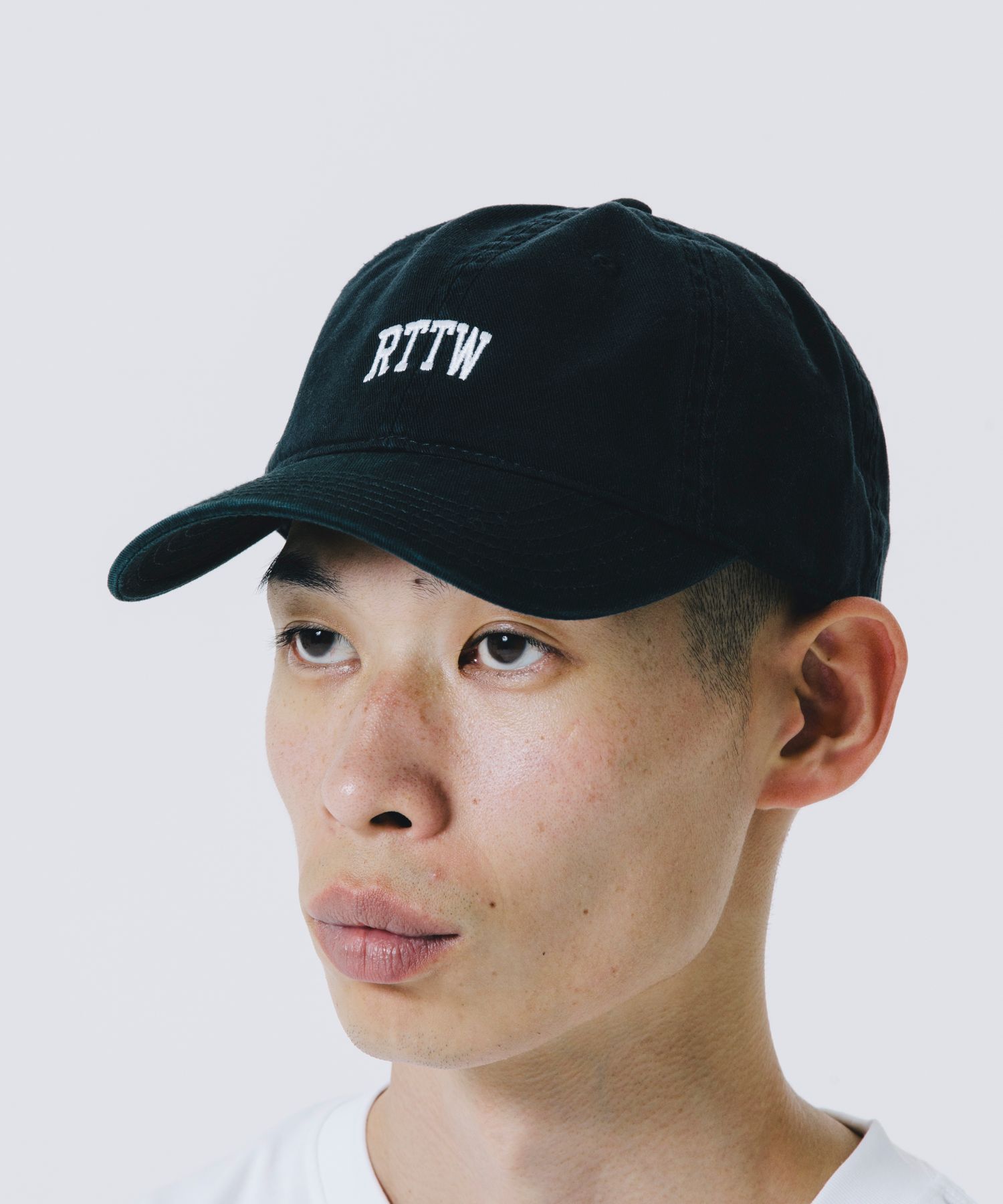 DAD RTTW CAP (BLACK) / ロゴ刺繍 ダッドキャップ。