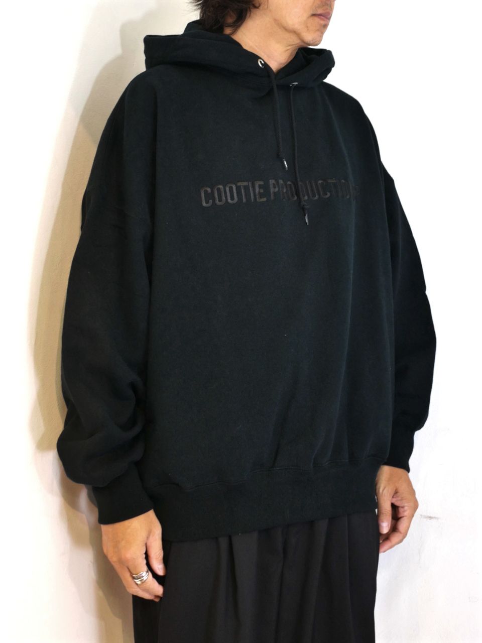 COOTIE PRODUCTIONS - Open End Yarn Sweat Hoodie (Embroidery) (BLACK) / ロゴ刺繍  スウェットパーカー | LOOPHOLE