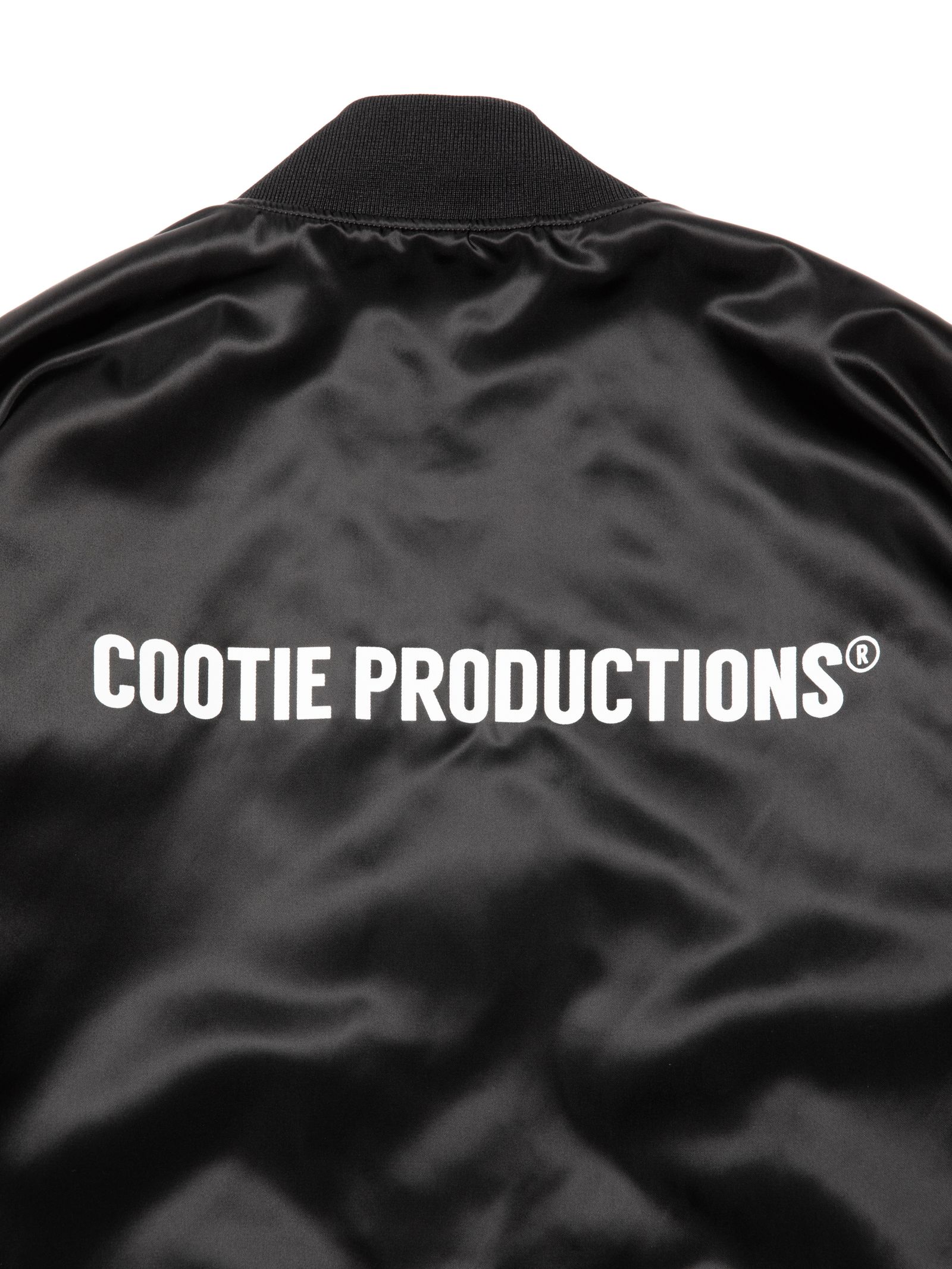 上質な肌触りと高級感が同居する COOTIE / Nylon Satin Stadium Jacket 