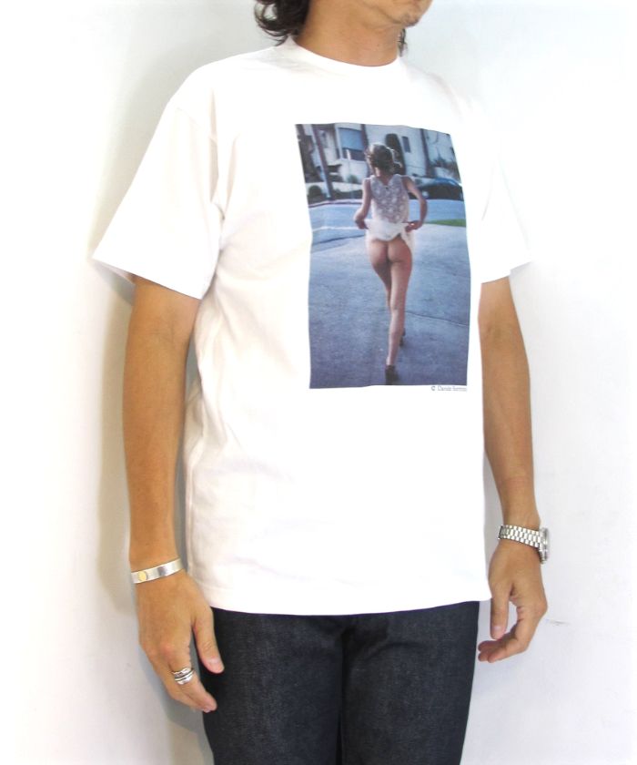 Davide Sorrenti×Stie-lo Jaime Flashing Bum T-SH (WHITE) / ×ダヴィデ・ソレンティ×スティーロ コラボフォトT