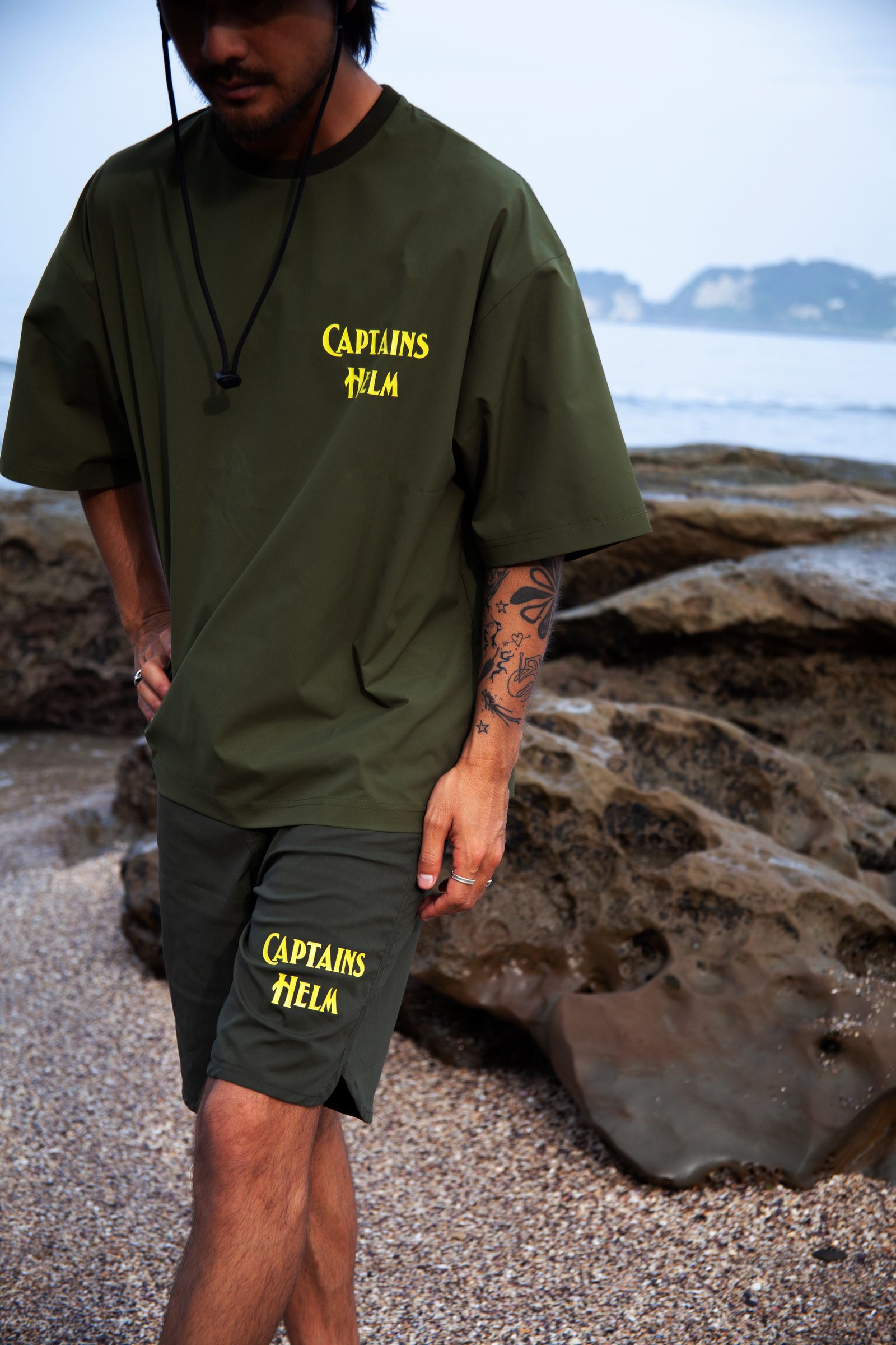 "OCEANSIDE DIVISION" HELM SURF SHORTS (OLIVE) / ドライストレッチ サーフショーツ