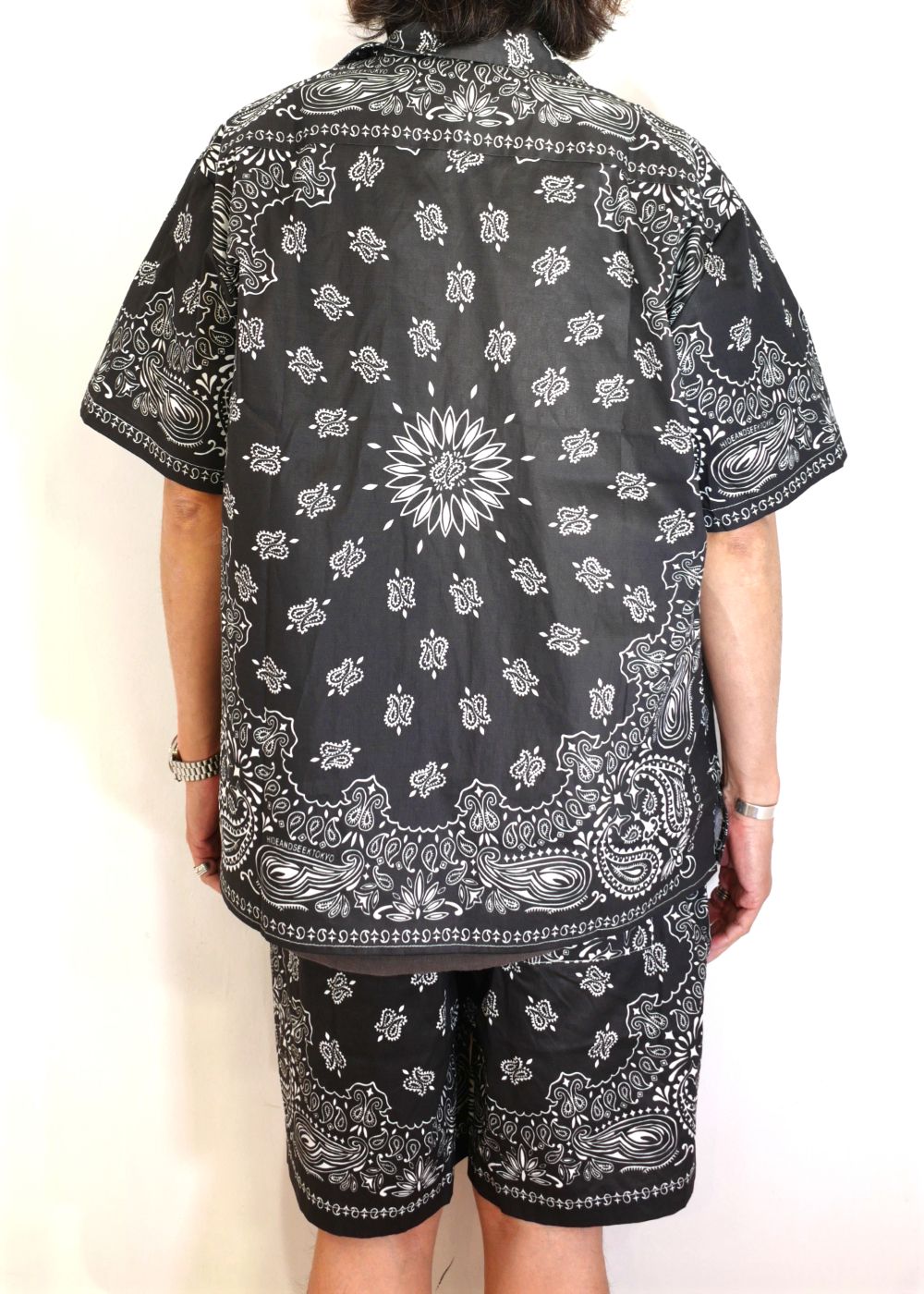 HIDE AND SEEK - Bandana Pattern S/S Shirt (BLACK) / オリジナル バンダナ オープンカラー シャツ  / セットアップ可能 | LOOPHOLE