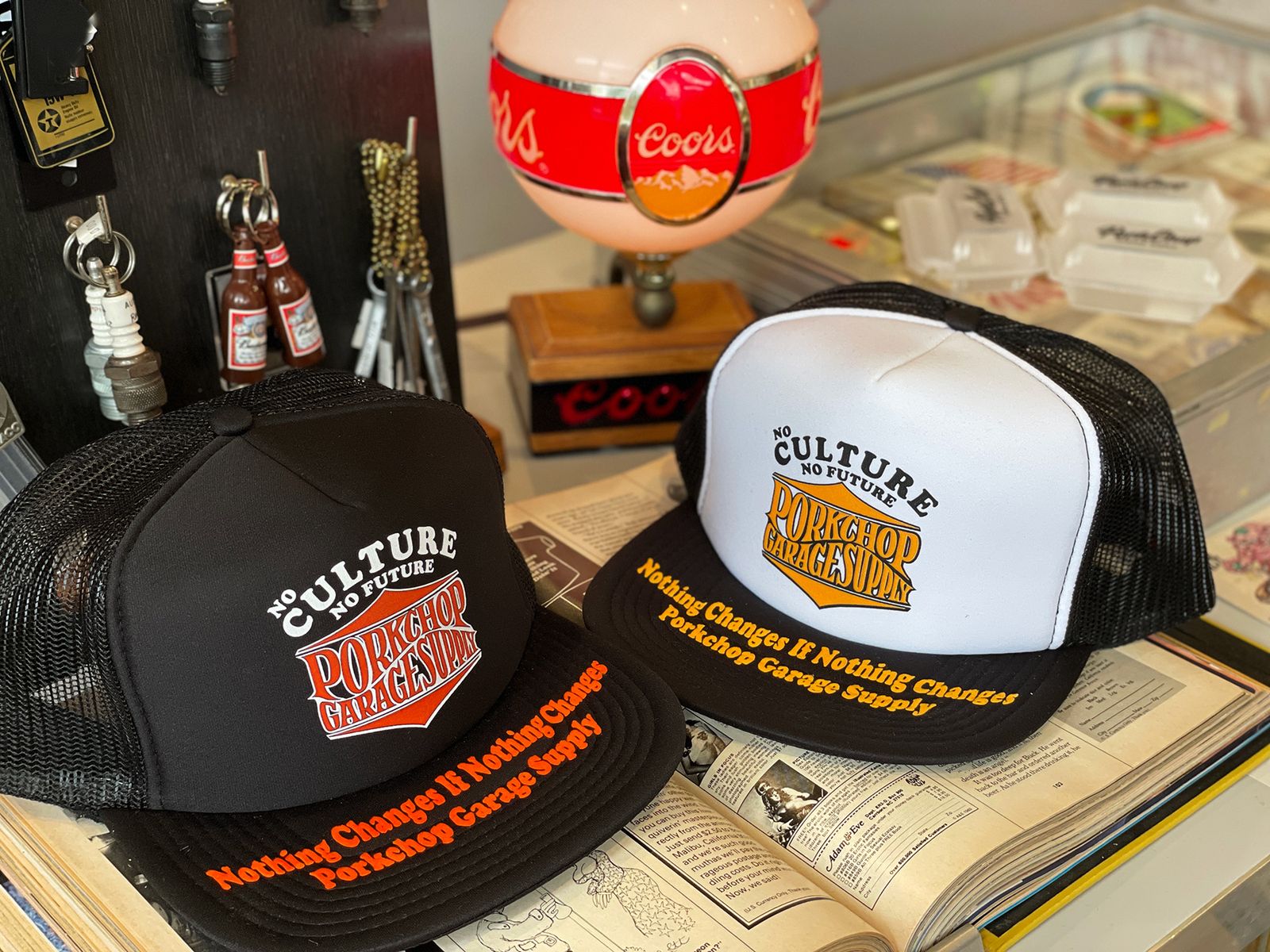 WAVE LOGO MESH CAP (BLACK×WHITE) / プリント メッシュキャップ