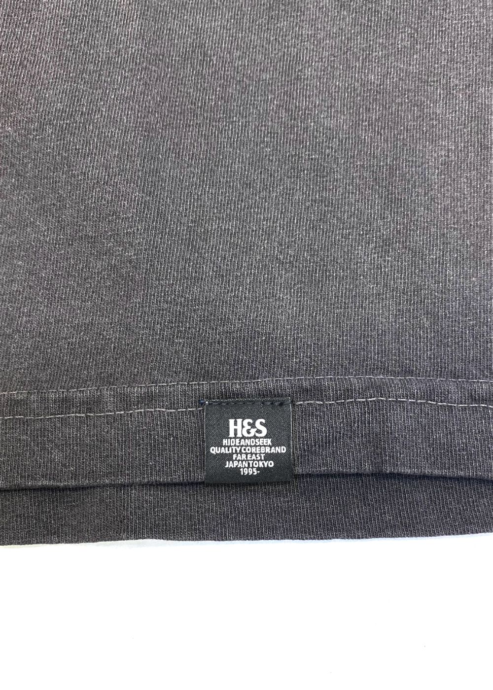 Logo L/S Tee-2 (D-GRAY) / ロゴ プリント ルーズフィット ロングスリーブ Tシャツ