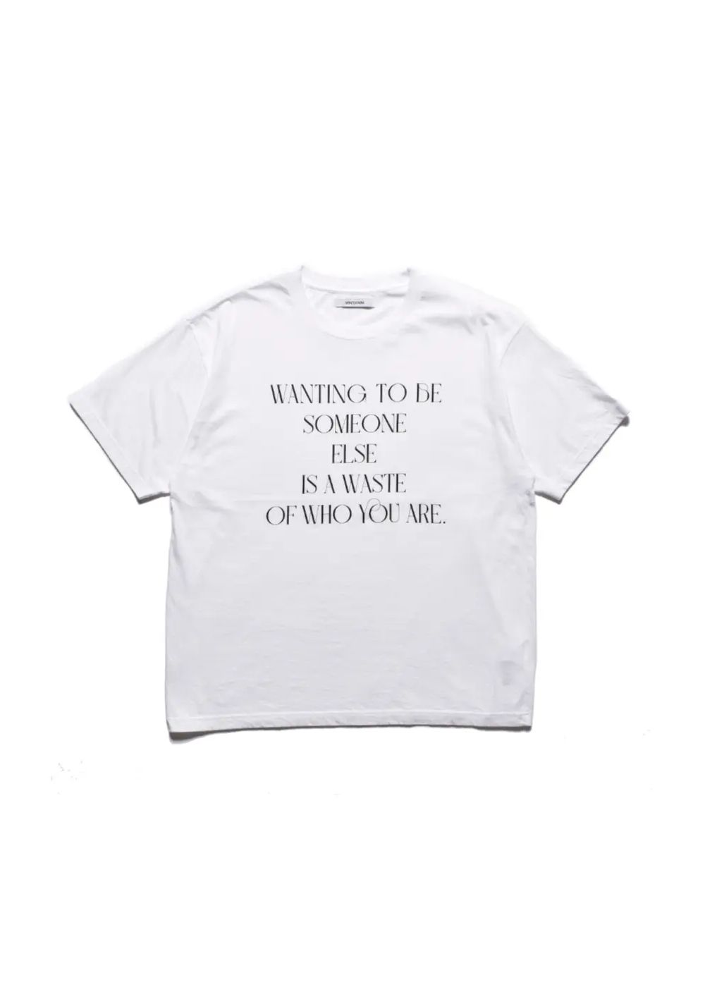 WANTING TO BE SOMEONE T-SH (WHT) / タイポグラフィ プリント Tシャツ