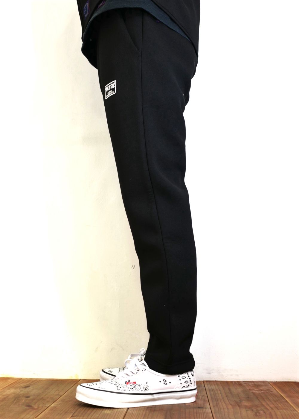 M&M CUSTOM PERFORMANCE - CARDBOARD KNIT PANTS (BLACK) / テック イージーパンツ /  セットアップ可能 | LOOPHOLE