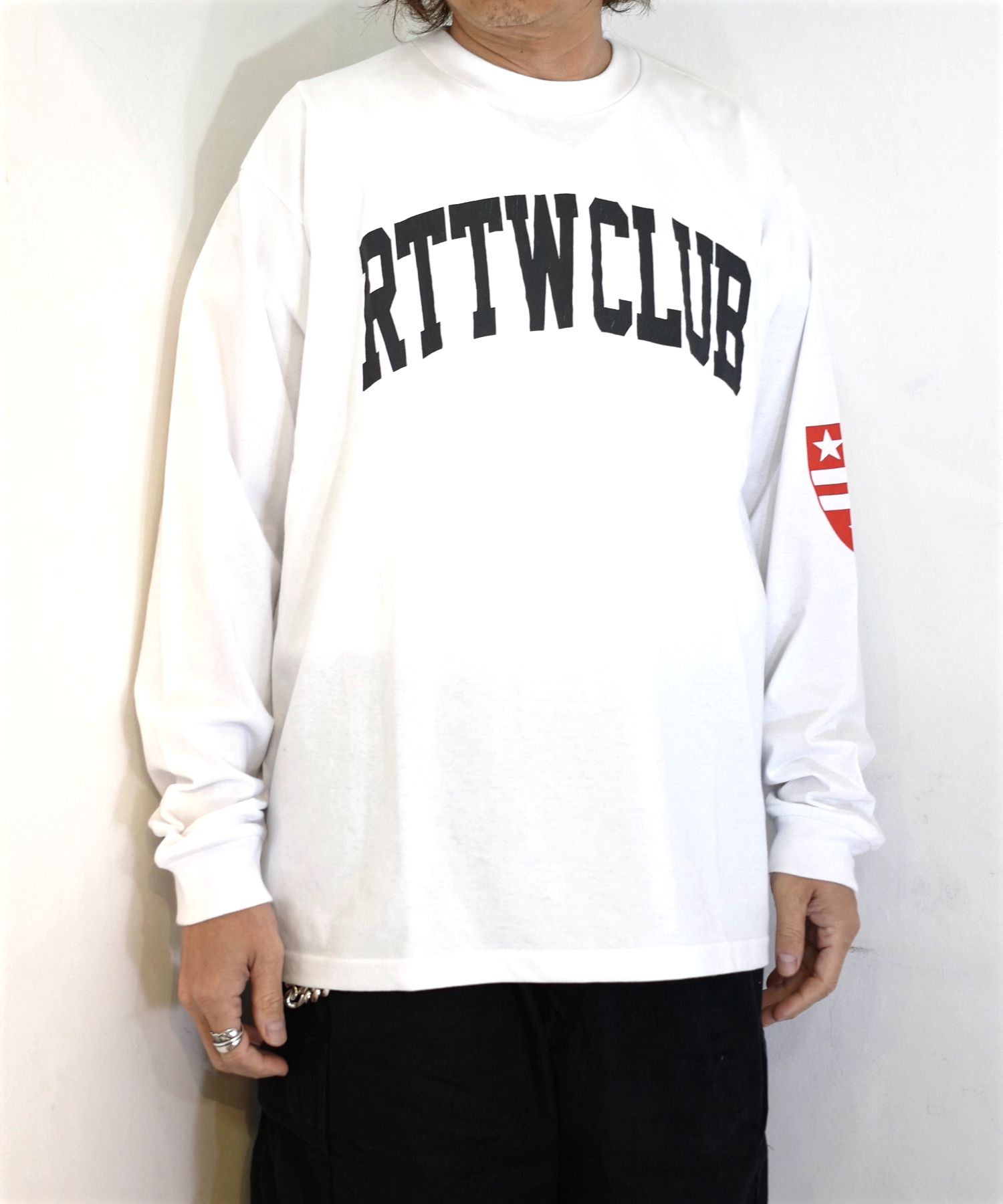 RTTW.C LS TEE (WHITE) / カレッジロゴ プリント Tシャツ