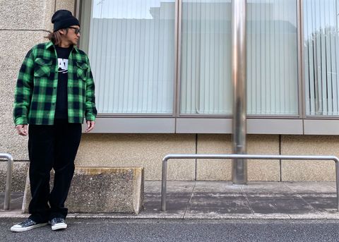 鮮やかな色味のチェックJKTを主役にしたアメカジコーデ