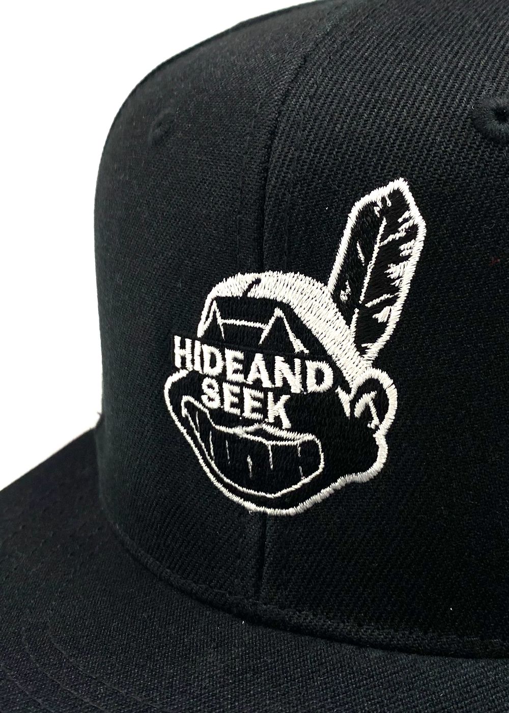HIDE AND SEEK - INDIAN BASEBALL CAP (BLACK) / 刺繍ロゴ ベース 