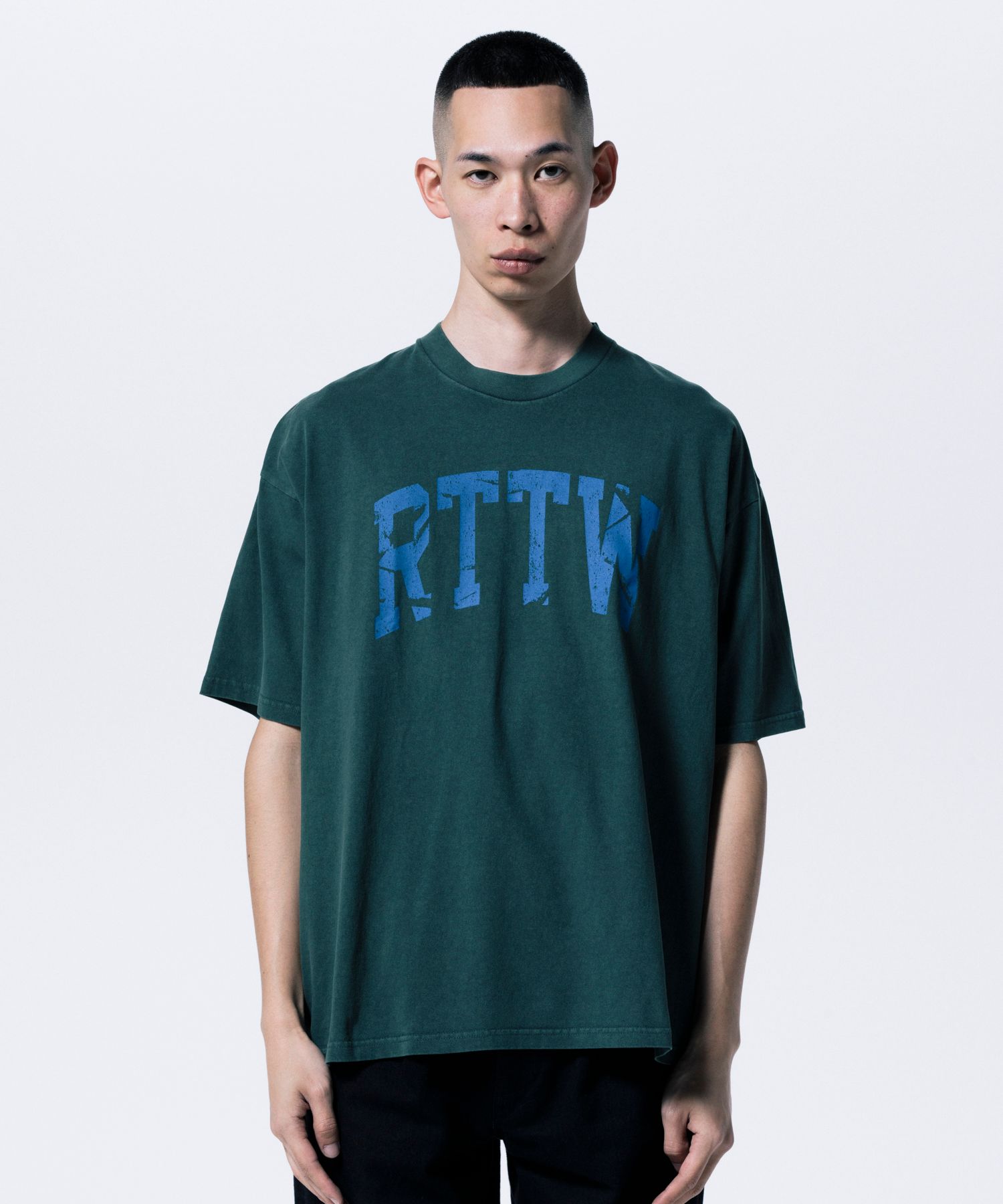 RTTW TEE (GREEN) / カレッジ ロゴ プリント Tシャツ