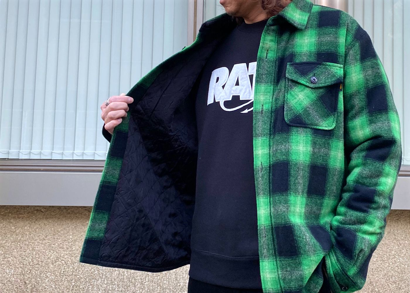 鮮やかな色味のチェックJKTを主役にしたアメカジコーデ