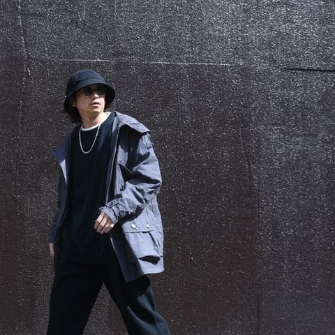 薄手で軽やかな春のミリタリー。