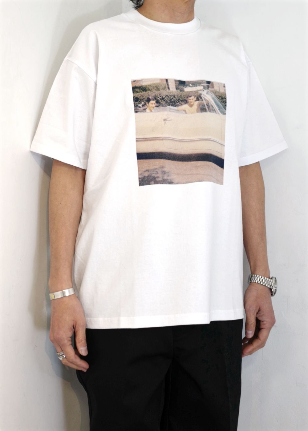 S/S LOVE ME LOGO TEE "BYERS" (WHITE) / カーティス・クリグ コラボ フォトTee