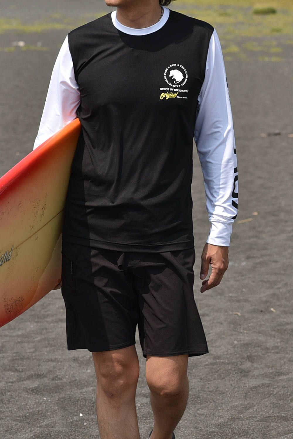 SURF L/S T-SHIRT Collaboration with VOLCOM (BLACK) / ボルコム コラボラッシュガード