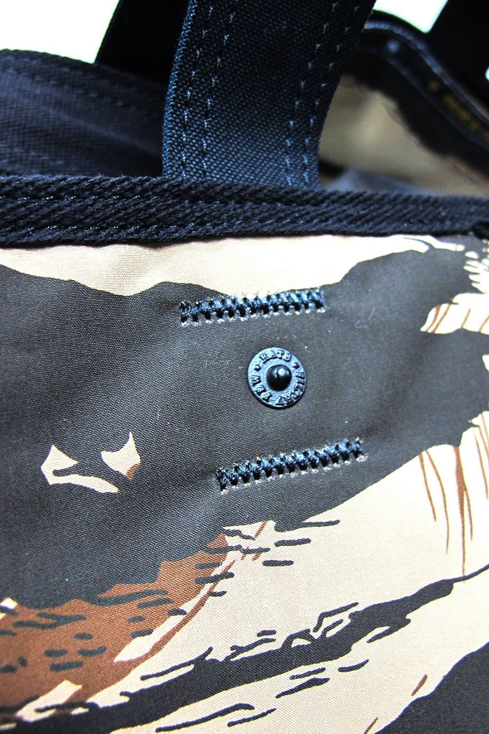 CAMO HELMET BAG collaboration with PORTER (CAMOUFLAGE) / ポーター コラボトートバッグ